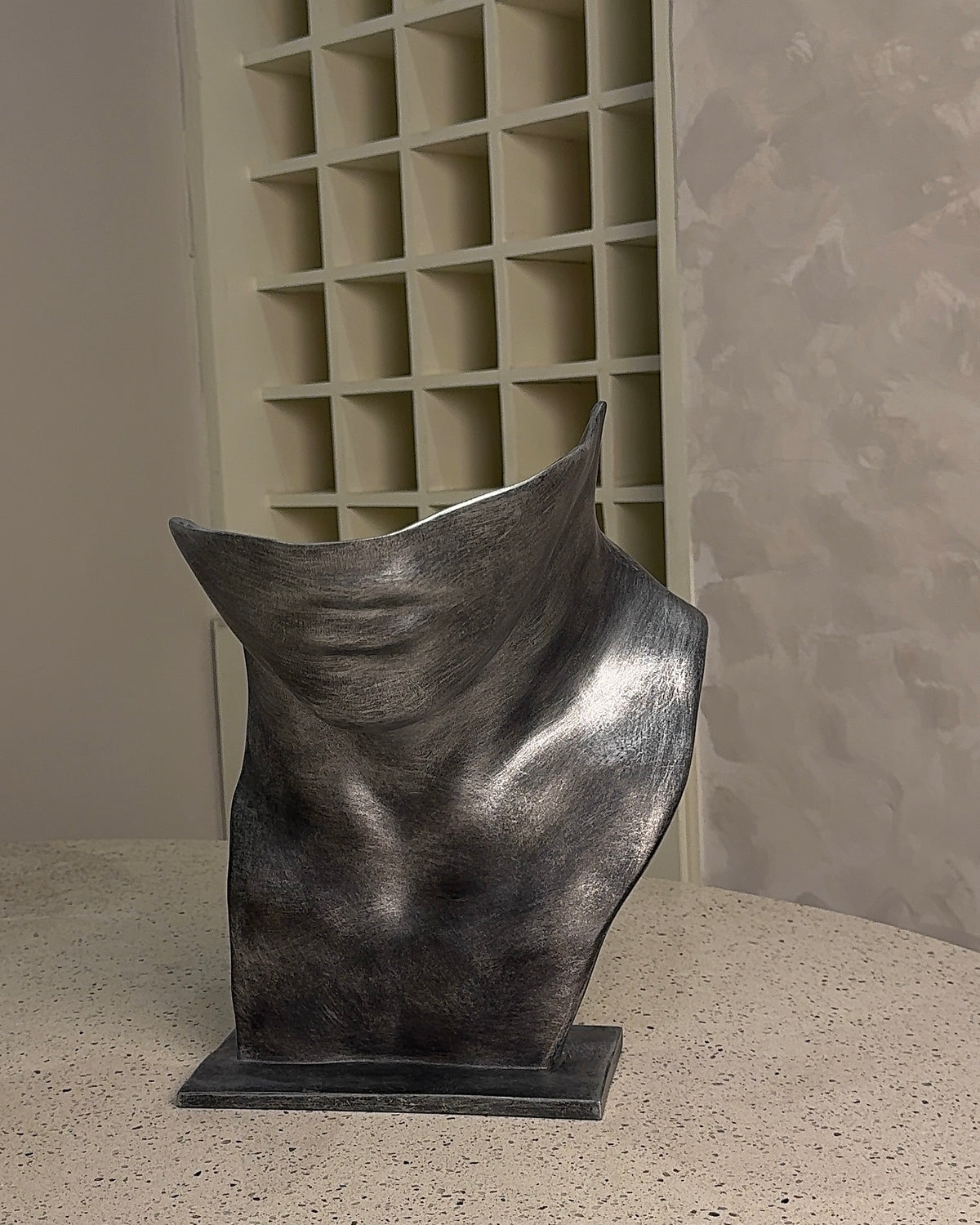 Sculpted Profile Accent