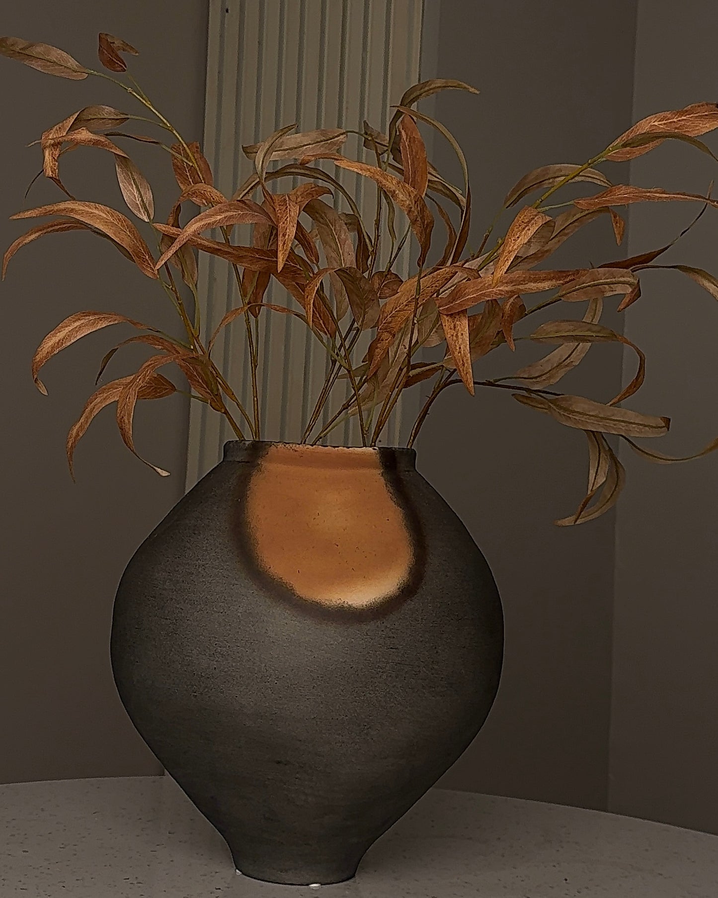 Onyx Shadow Vase