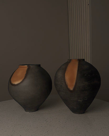Onyx Shadow Vase