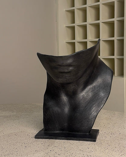Sculpted Profile Accent