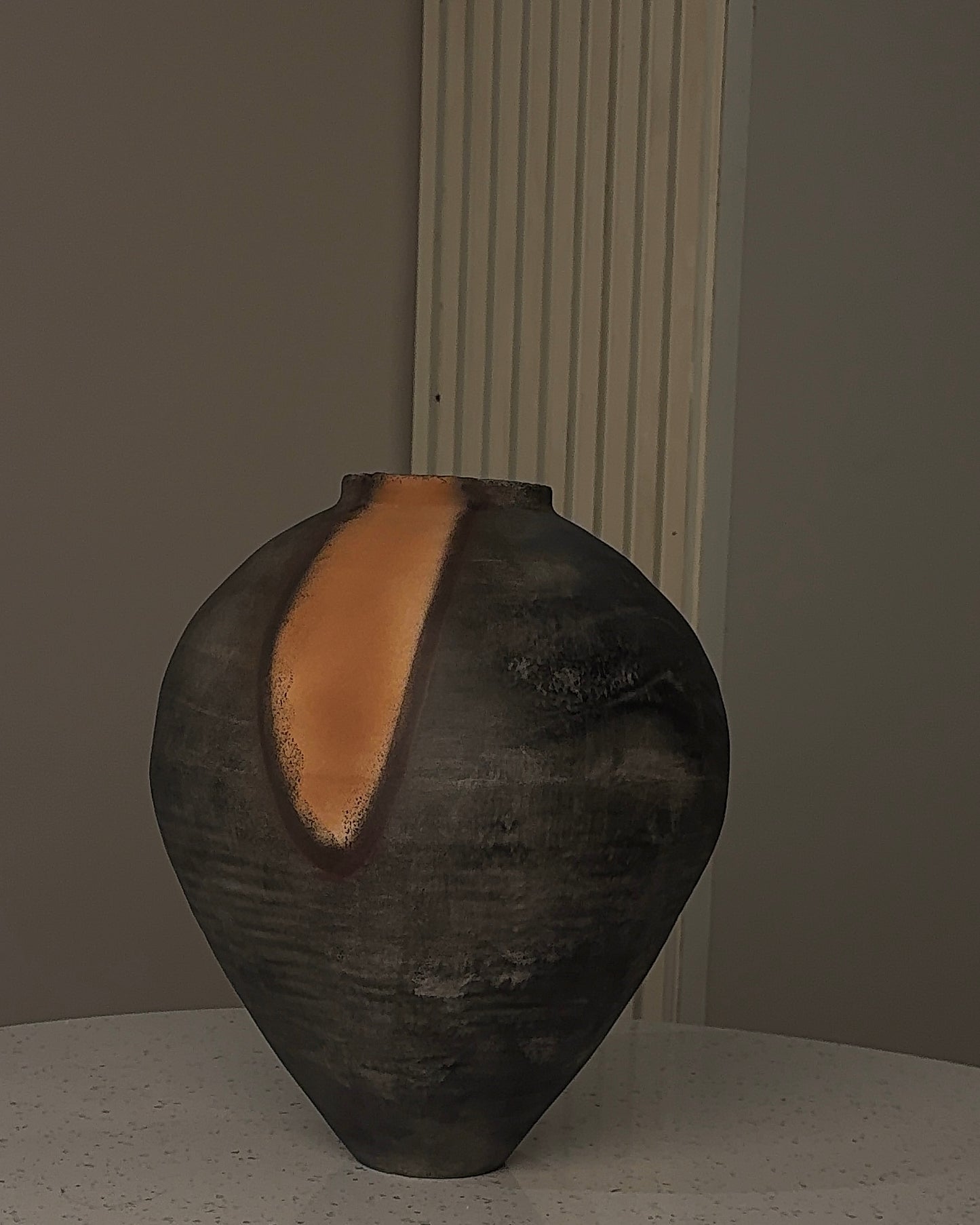 Onyx Shadow Vase
