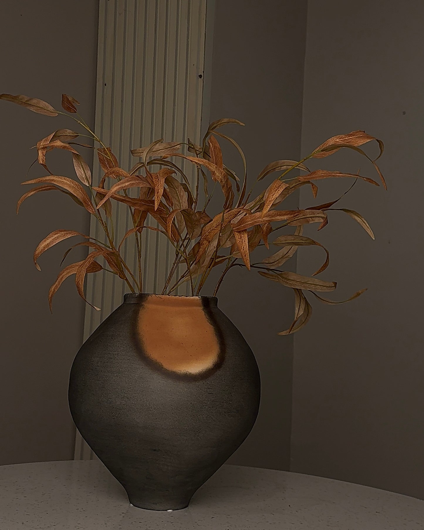 Onyx Shadow Vase