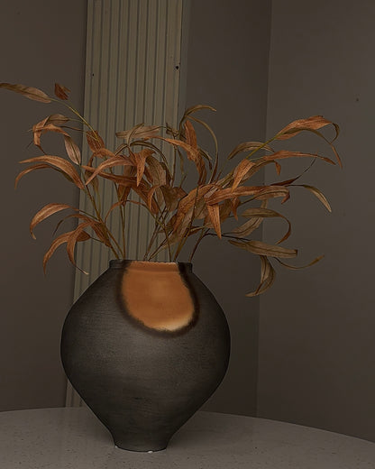 Onyx Shadow Vase