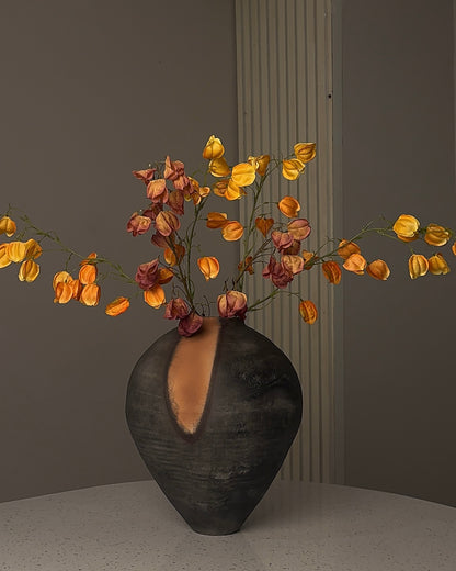 Onyx Shadow Vase