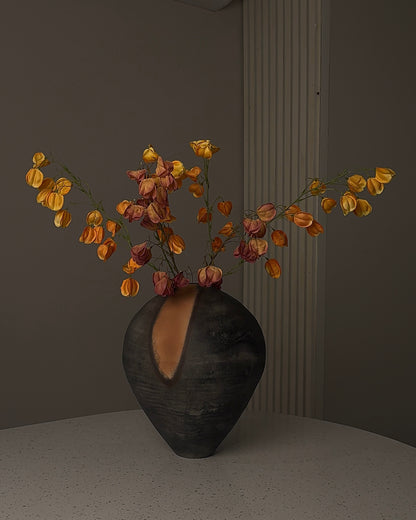 Onyx Shadow Vase