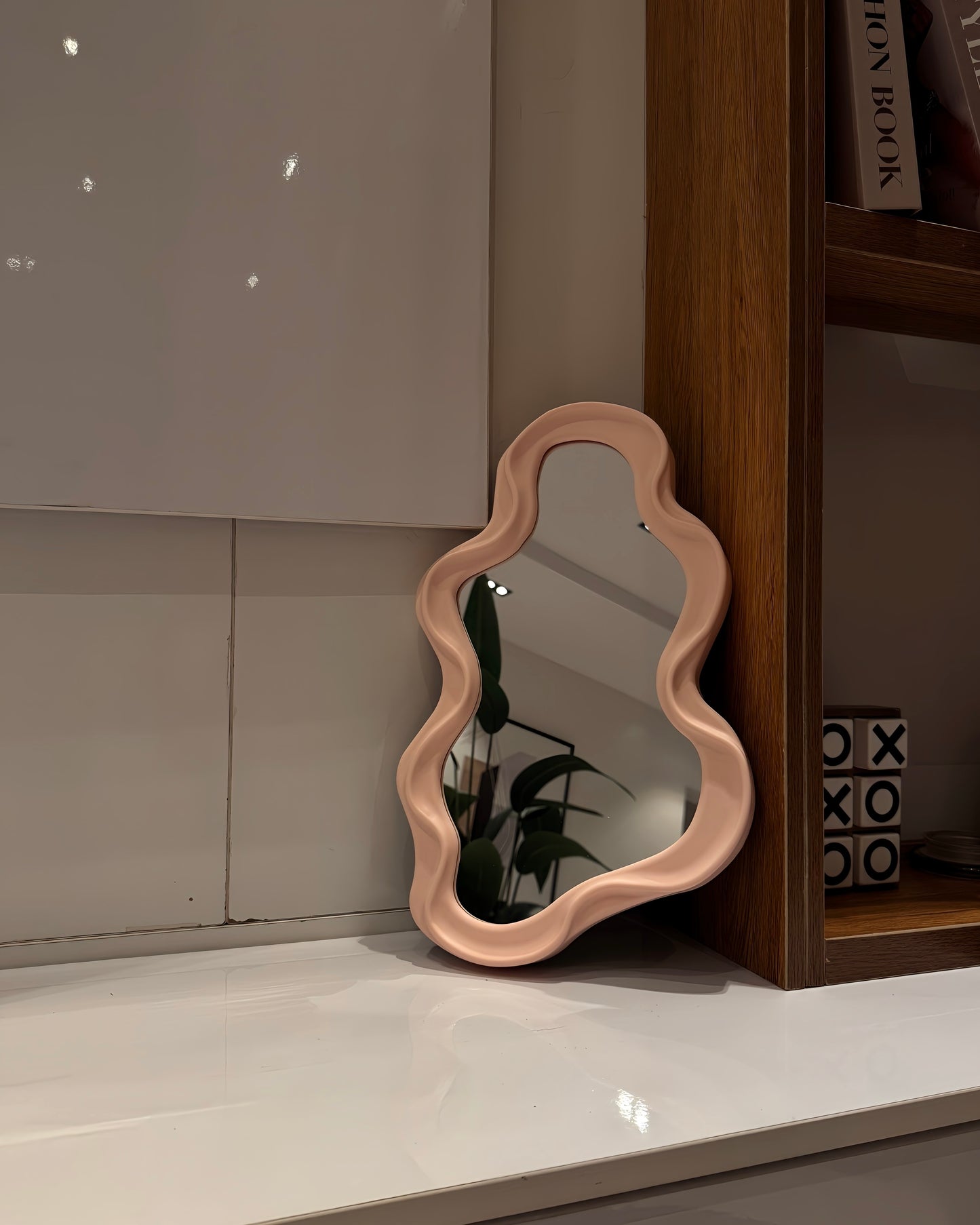 Abstract Curve Mirror