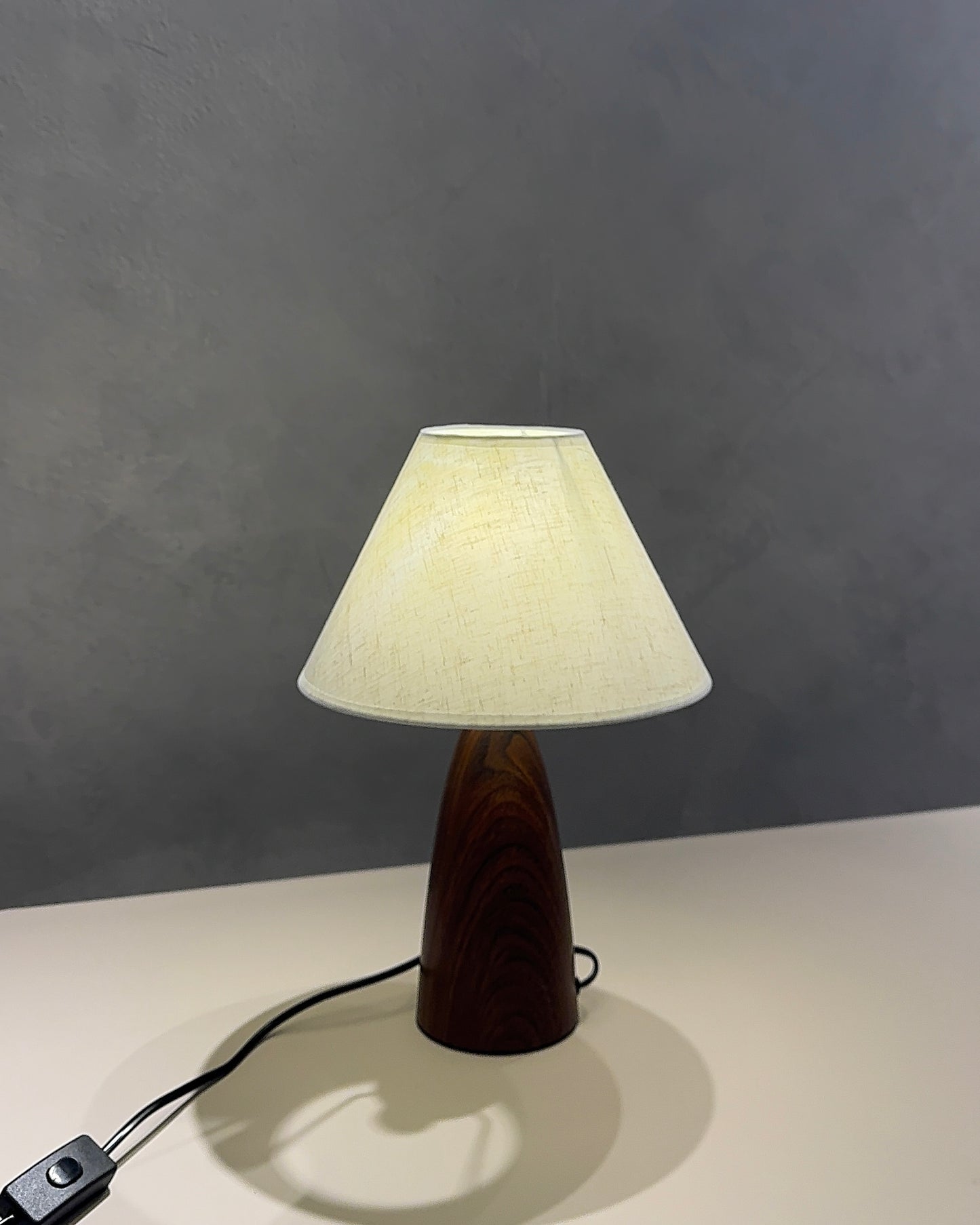 Elva Lamp