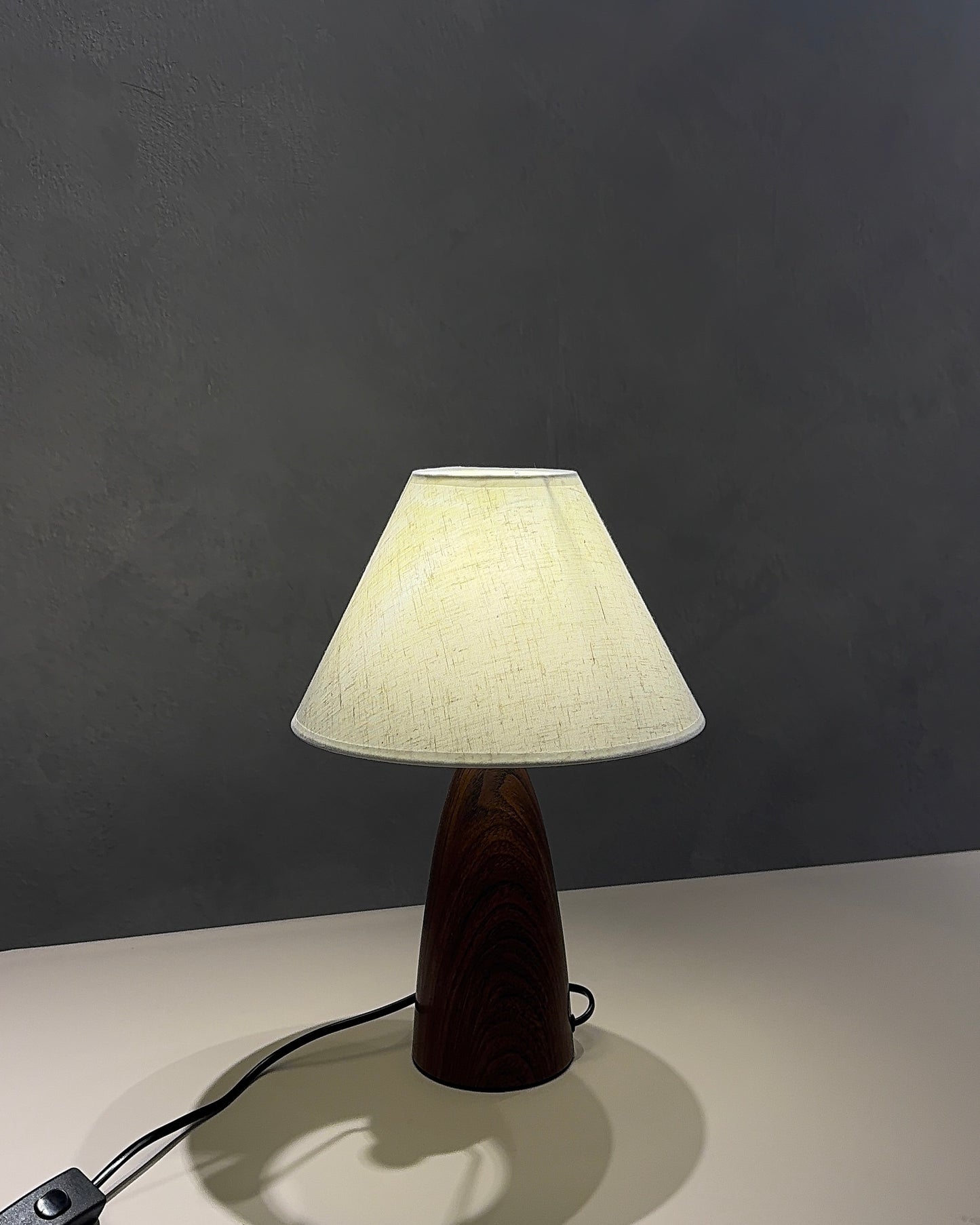 Elva Lamp