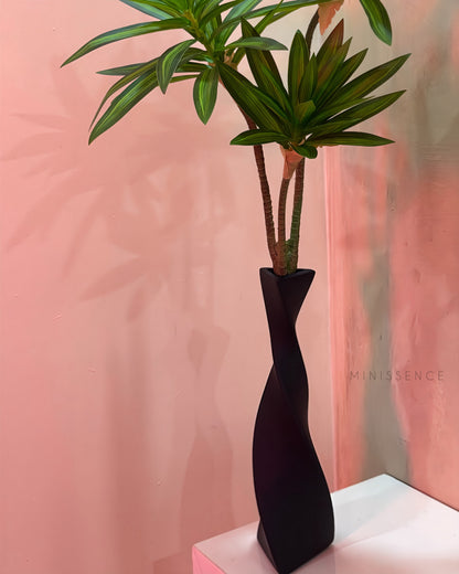 Selene Twist Vase