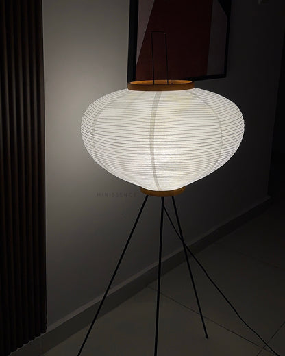 Zen Tripod Lamp